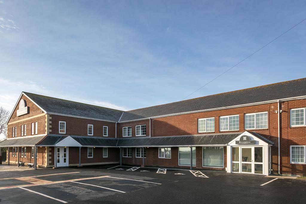 Celtic International Hotel Cardiff Airport Barry Exterior photo