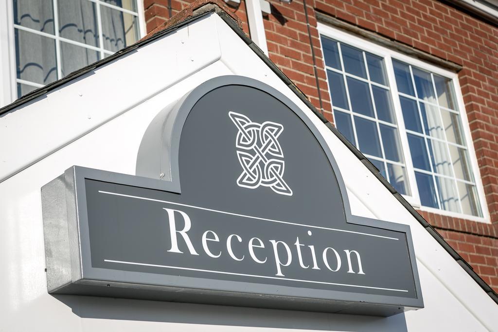Celtic International Hotel Cardiff Airport Barry Exterior photo